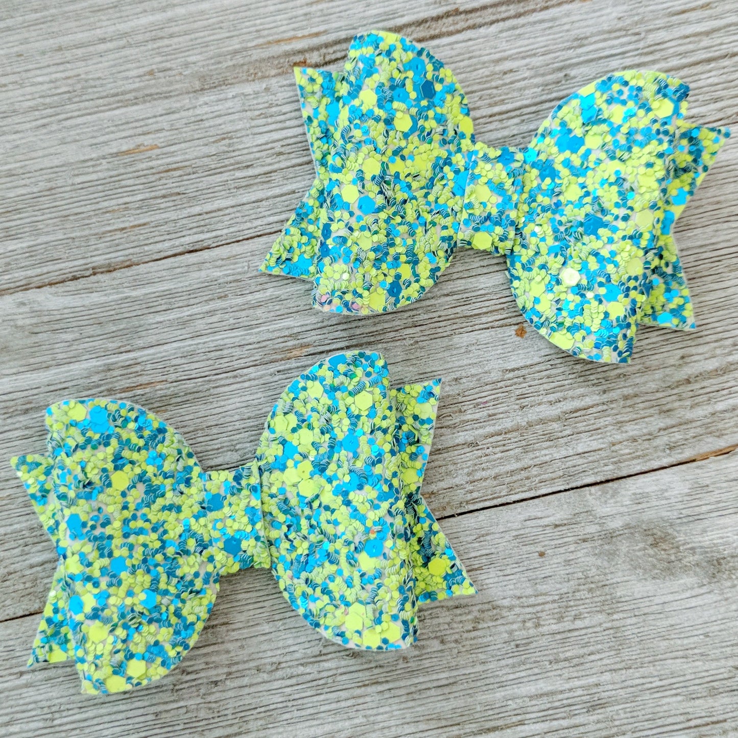 2.5" Green Glitter Bow