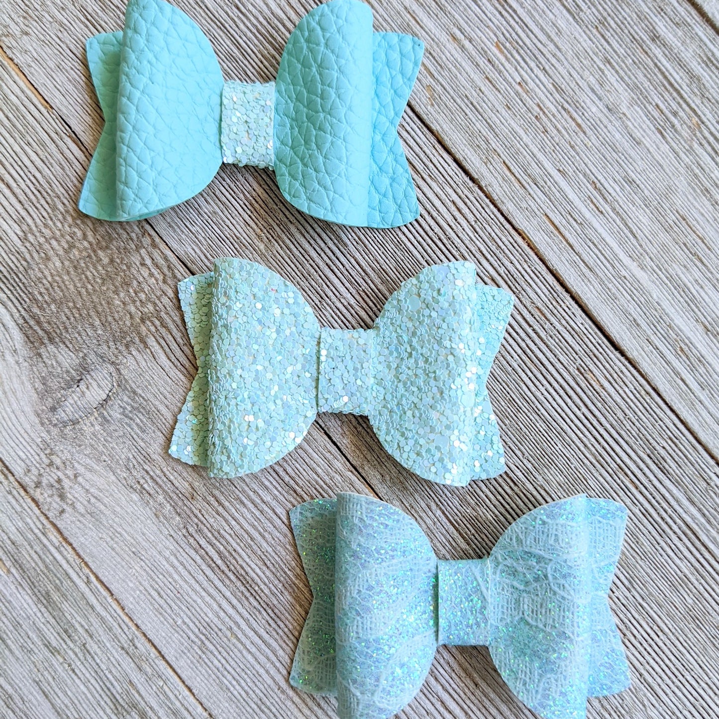 2.5" Turquoise Aqua Glitter Bow