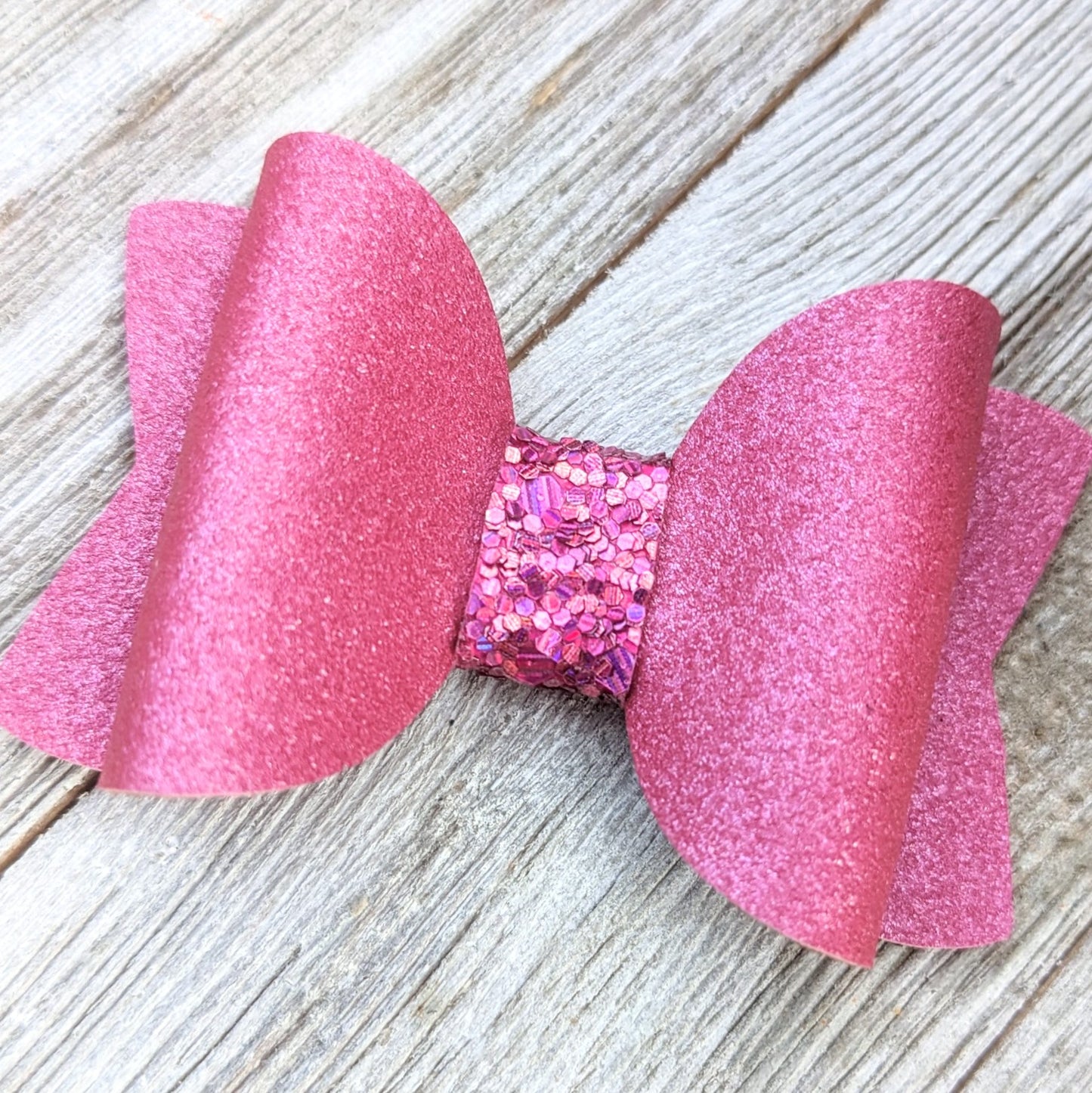 2.5" Valentine Glitter Bow