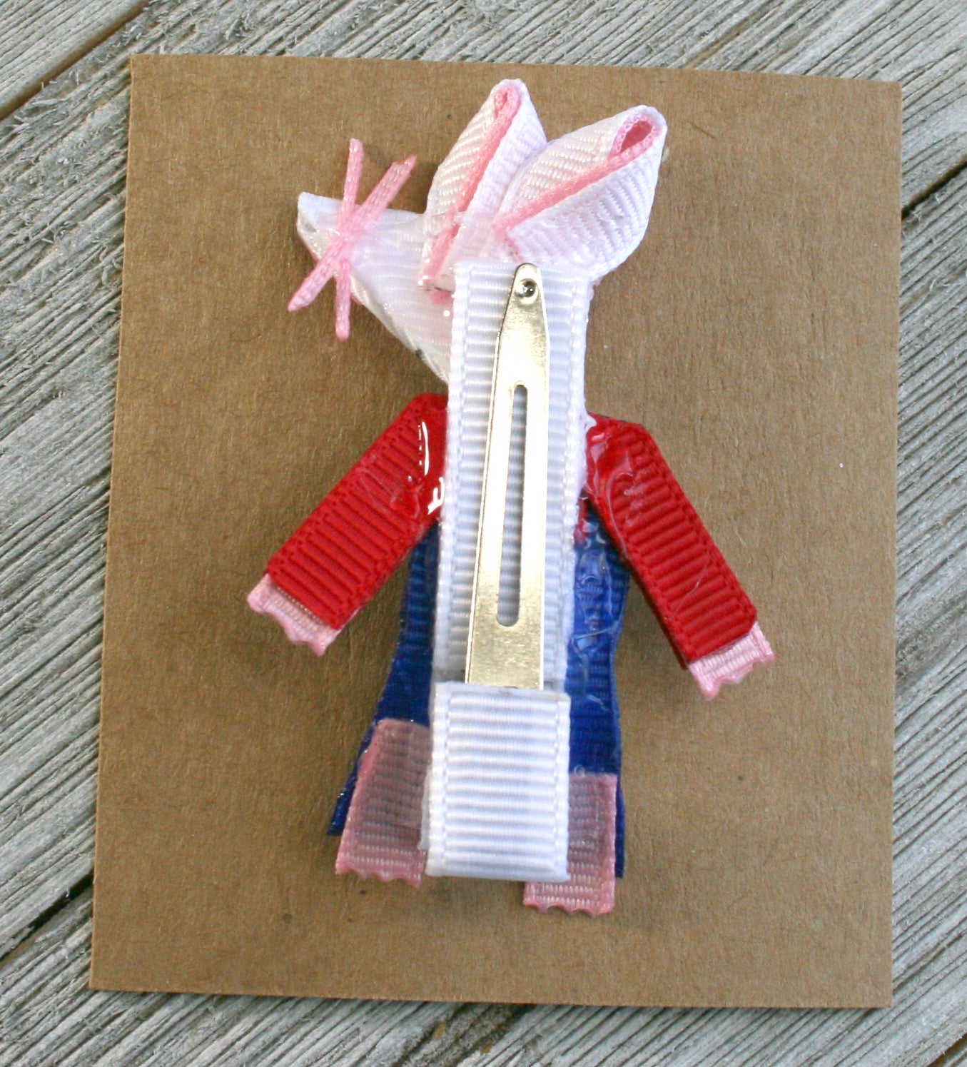 Maisy Mouse Ribbon Sculpture
