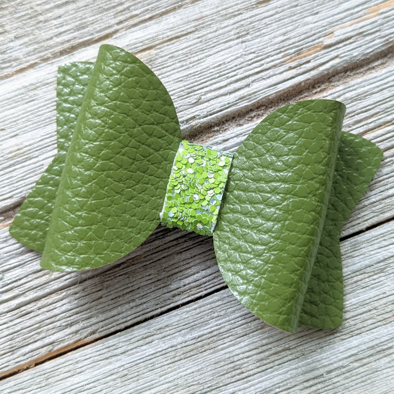 2.5" Green Glitter Bow